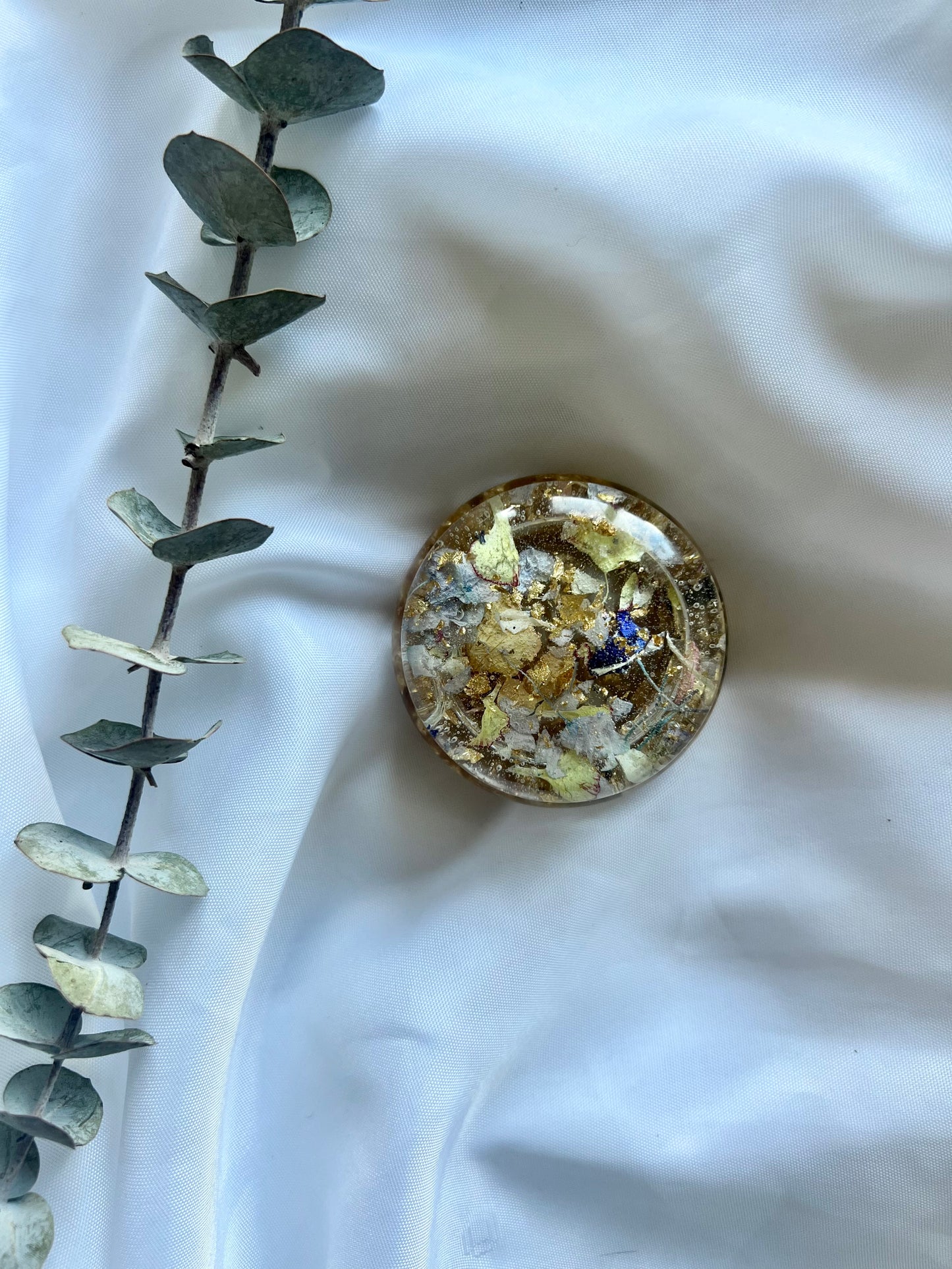 Assorted Petal & Gold Flake Ring Dish